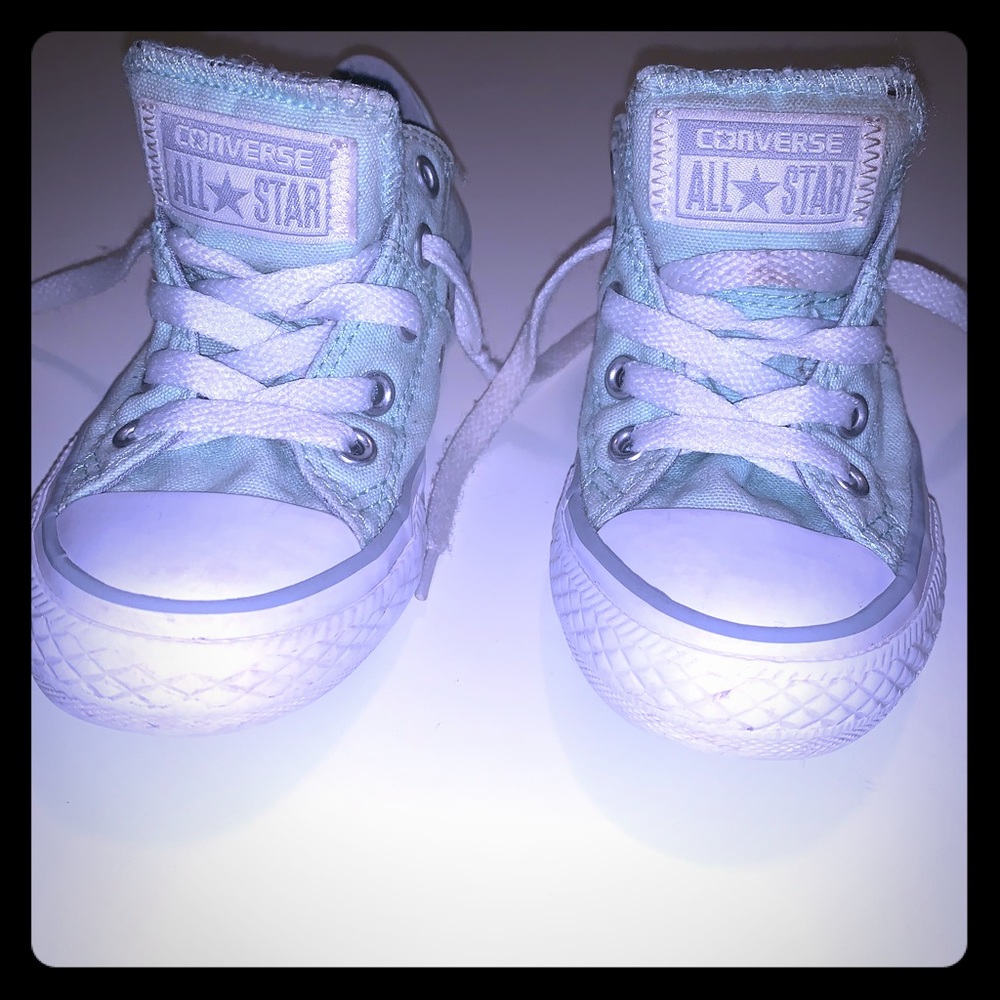 Girls converse